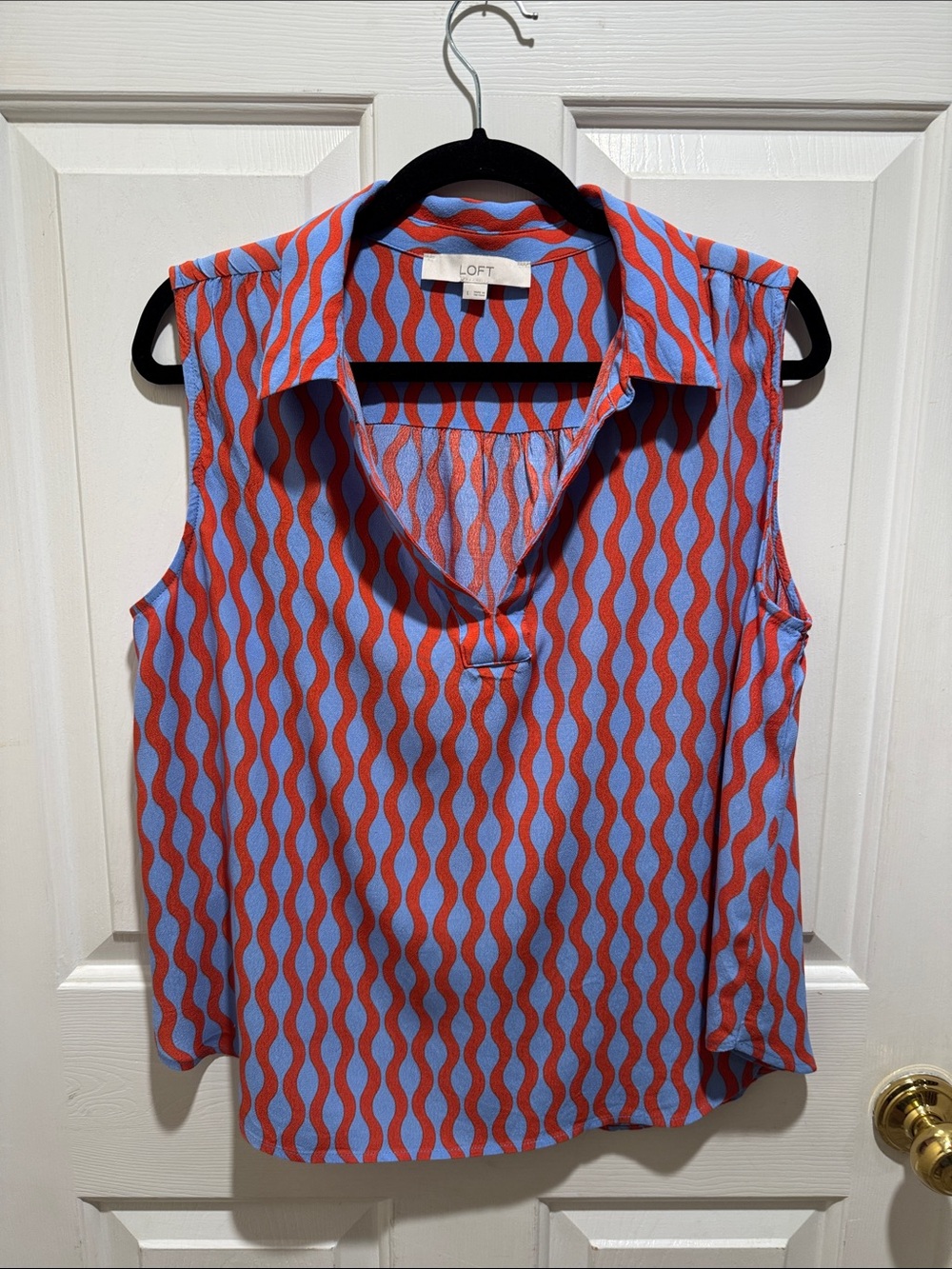 LOFT Sleeveless Collared V-Neck Top in sky Blue and orange  Wave Print